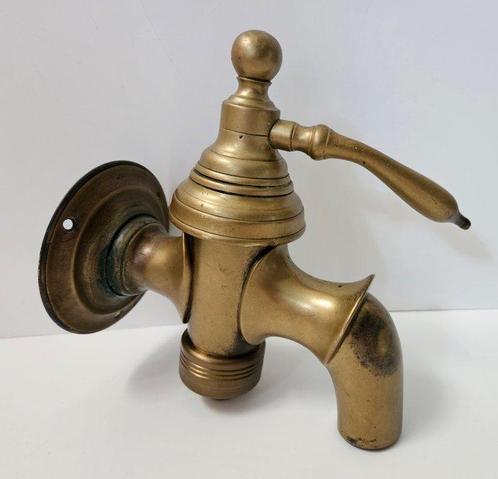 Massieve waterkraan uit boerderij (2.5 kg) - Werktuig, Antiek en Kunst, Curiosa en Brocante