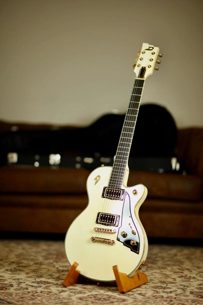 Duesenberg Fantom 2025 | Aged White, Musique & Instruments, Instruments à corde | Guitares | Électriques, Envoi