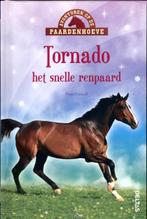 Avonturen op de Paardenhoeve  -   Tornado het snelle, Boeken, Pippa Funnell, Zo goed als nieuw, Verzenden