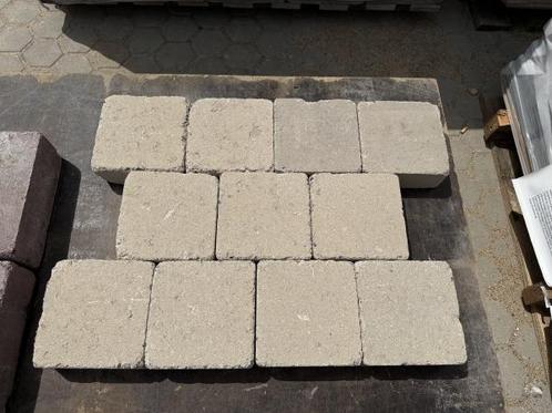 Veiling - 60 M2 Betonsteen Greige Getrommeld 15x15x6 Cm, Tuin en Terras, Tegels en Klinkers, Nieuw