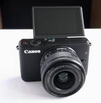 Canon EOS M10 + Canon 15-45 mm zoomlens; Spiegelloze camera