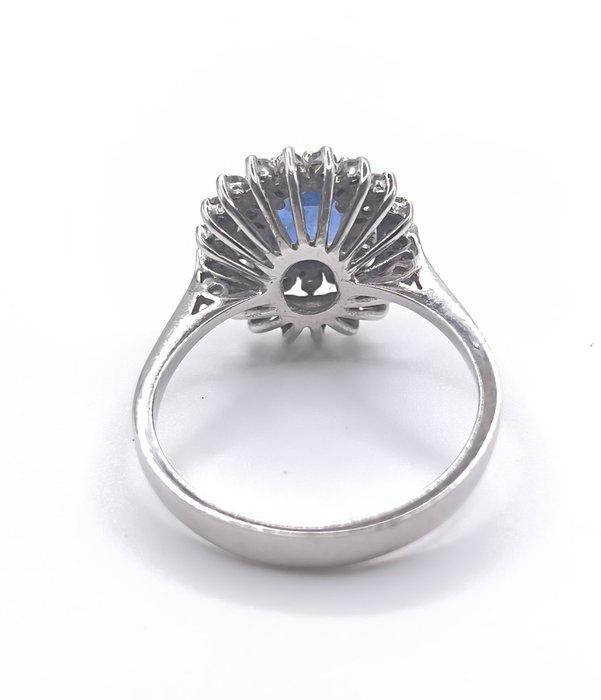 Cocktailring - 18 karaat Witgoud - 1.50ct. tw. Saffier -, Handtassen en Accessoires, Antieke sieraden