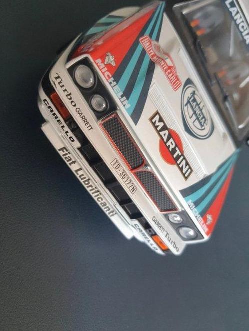IXO 1:18 - Model sportwagen - Lancia Delta Integrale - 16, Hobby en Vrije tijd, Modelauto's | 1:5 tot 1:12