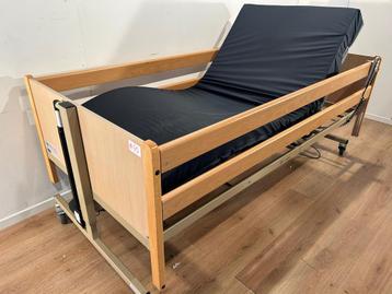 Thuasne #65-6 Demontabel Elektrisch Hoog Laag Thuiszorg-bed beschikbaar voor biedingen