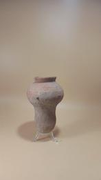 Oud-Egyptisch Terracotta-vas met ronde bodem en bolle