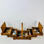 Naaidoos - Vintage naaibox met accessoires - Hout, Antiek en Kunst