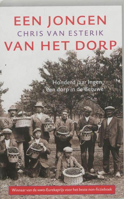 Een jongen van het dorp 9789035127197 C. van Esterik, Boeken, Romans, Gelezen, Verzenden