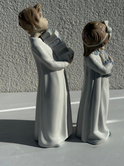 Nao by Lladró - Beeldje (2) - Beenderporselein, Antiek en Kunst, Antiek | Glaswerk en Kristal