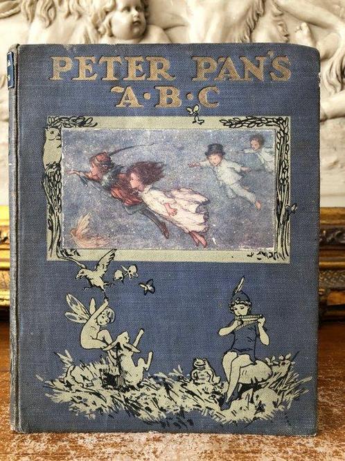 J.M Barrie - Illustrated by Flora White. - Peter Pans ABC., Antiek en Kunst, Antiek | Boeken en Manuscripten