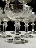 Twaalf Antieke artisanaal geblazen - Verre à champagne (12), Antiek en Kunst