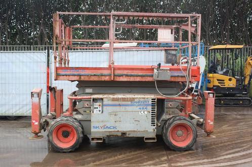 Veiling: Schaarlift Skyjack SJ6832RT Diesel 9.7m 2015, Zakelijke goederen, Machines en Bouw | Liften, Steigers en Ladders, Ophalen