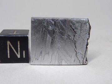 Météorite de fer Roundup - tranche partielle gravée - 11 g