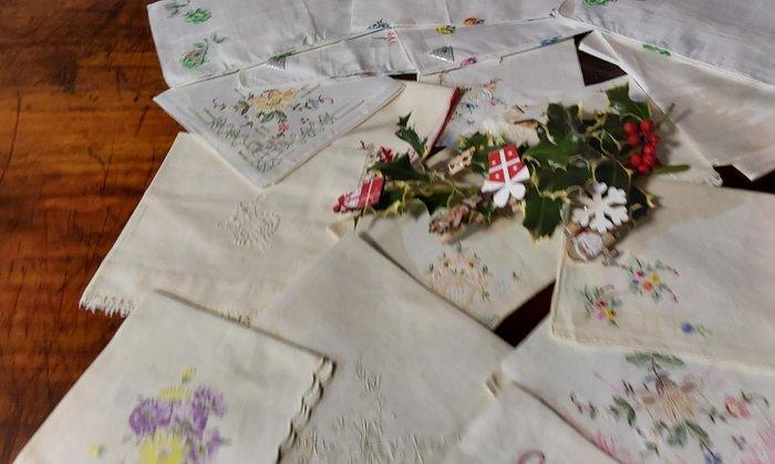 Themacollectie - Zakdoekencollectie, Antiek en Kunst, Antiek | Tapijten, Tafelkleden en Textiel