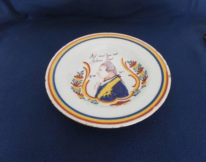 Delft - Bord - Aardewerk - 18e eeuw Prins Willen V, Antiek en Kunst, Antiek | Glaswerk en Kristal