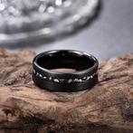 BAGUE EN TUNGSTÈNE avec INCRUSTATIONS DE MÉTÉORITE. Fabriqué