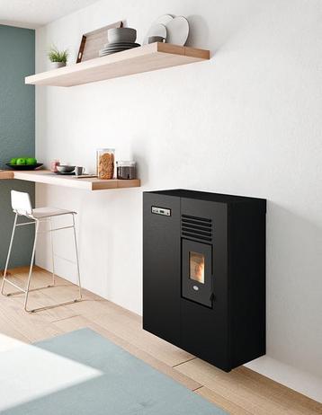 Pelletkachel plat Eco 60 5 kW hangen of staand verwarmt 90m3 beschikbaar voor biedingen