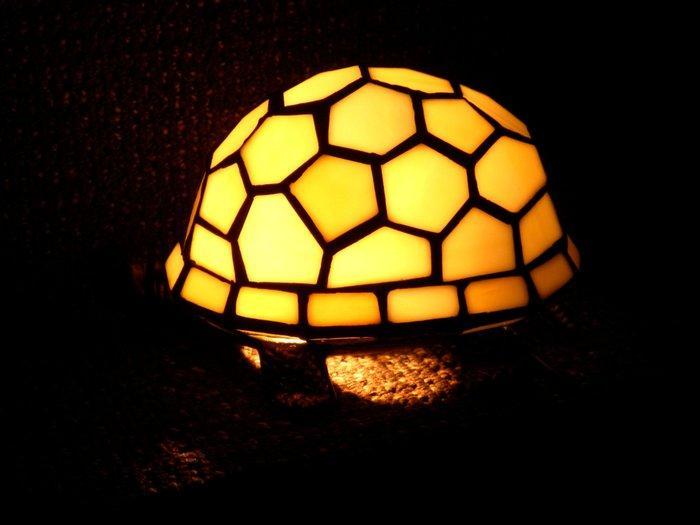 Fraaie Tiffany stijl lamp kleur Wit in de vorm van een, Antiquités & Art, Art | Objets design