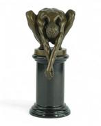 Césaro - sculptuur, Crouching Male - 28 cm - Brons, Marmer, Antiek en Kunst