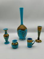 Vaas (5) - Opaline glas - Turkoois in Victoriaanse stijl