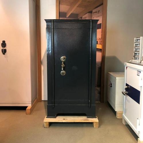 Antieke kluis Wolf, Huis en Inrichting, Brandblussers en Brandkasten, Gebruikt, Verzenden
