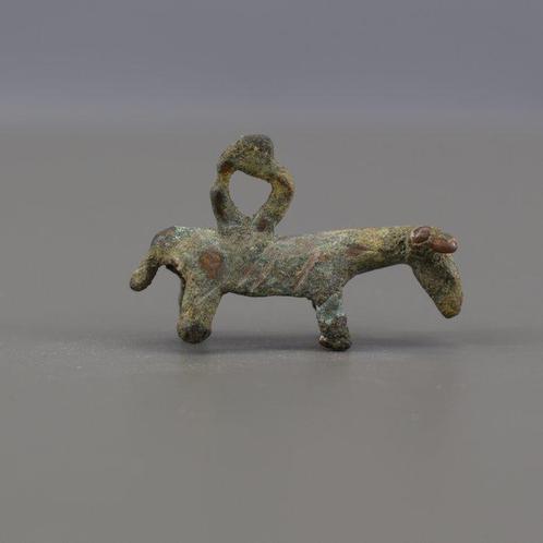 Oud-Aziatisch Brons Zoomorfe figurine - 3.9 cm, Verzamelen, Mineralen en Fossielen