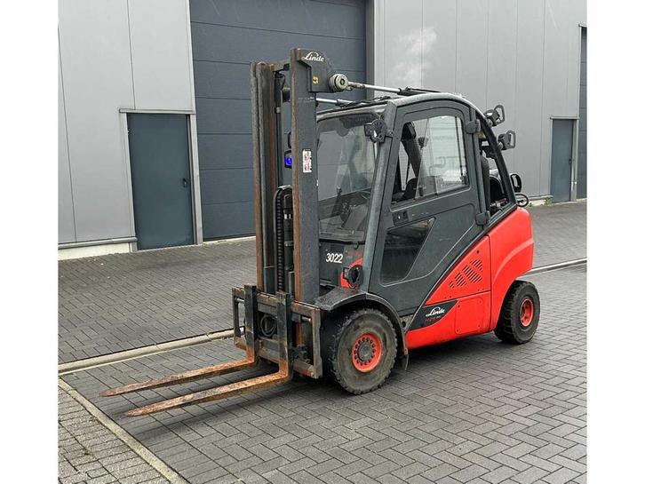 Online veiling - 2013 Linde H25T - 02/600 Vorkheftruck, Zakelijke goederen, Machines en Bouw | Heftrucks en Intern transport, Ophalen