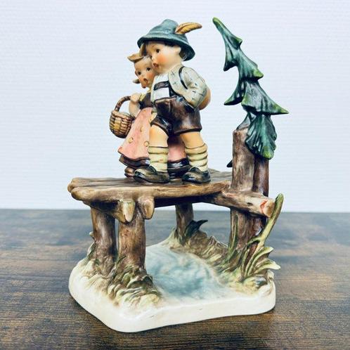 Hummel # 472 - On Our Way - TMK 7 - Boxed - Beeldje -, Antiek en Kunst, Curiosa en Brocante