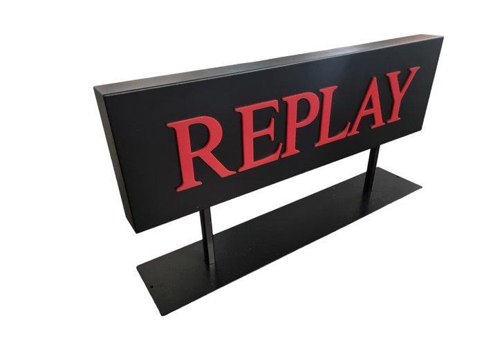 replay - Reclamebord - Aluminium, Plastic, Antiek en Kunst, Antiek | Wandborden en Tegels