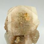 Enorme policrome apofilliet, rood en groen kristal, Verzamelen