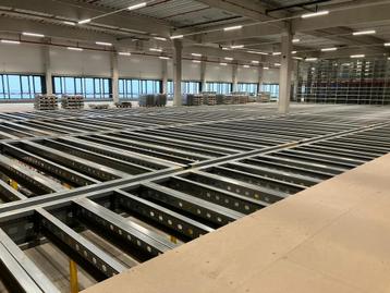 UNIEK Entresolvloer, tussenvloer 1513 m2 6 meter hoog