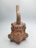 Pre-Columbiaans. Moche Keramisch portretvat met
