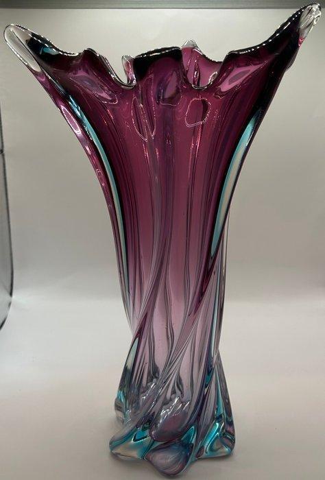 Vaas - Glas - Een mondgeblazen Murano stijl glazen vaas, Antiek en Kunst, Curiosa en Brocante