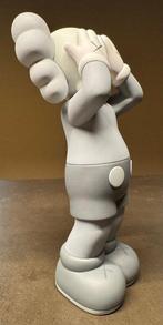 Kaws (1974) - Kaws : Holiday United Kingdom Grey, Antiek en Kunst, Kunst | Schilderijen | Modern