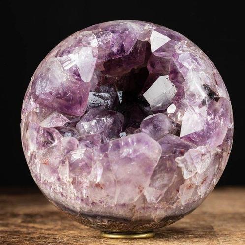 Sphère daméthyste extrêmement précieuse - Grands cristaux, Verzamelen, Mineralen en Fossielen