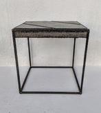 Wallavibe - D.B - Table dappoint - Cubo à deux rayures -