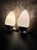 Wandlamp (2) - wandlamp menhir - melkglas, Antiek en Kunst