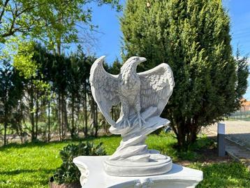 Statue, Eagle on a Rock - 34 cm - Pierre
