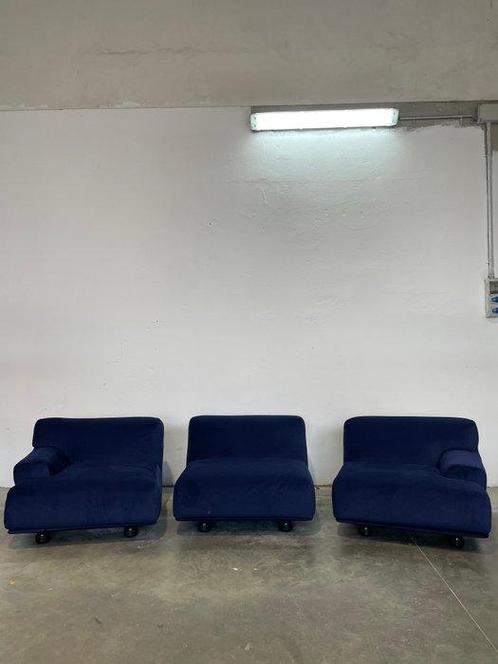 Cassina - Vico Magistretti - Sofa - Fiandra-bank - Fluweel,, Antiek en Kunst, Kunst | Designobjecten