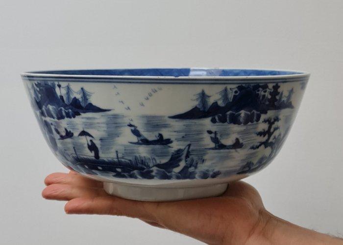 Porselein, Groot Chinees porselein schaal met landschap, Antiquités & Art, Antiquités | Autres Antiquités