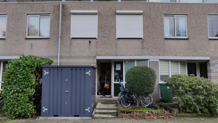 Abri métallique, Tuin en Terras, Tuinhuizen