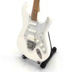 Miniatuur Fender Stratocaster gitaar met gratis standaard, Verzenden, Beeldje, Replica of Model