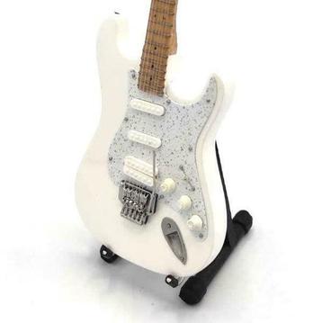 Miniatuur Fender Stratocaster gitaar met gratis standaard