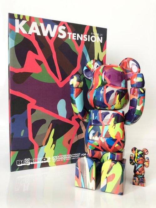 Kaws (1974) - Kaws Tension Be@rbrick 400% & 100% Bearbrick, Antiek en Kunst, Kunst | Schilderijen | Modern