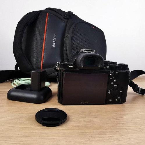 Sony Alpha A7 + 16-50mm f/3.5-5.6 OSS + 2 batterie + Borsa, Audio, Tv en Foto, Fotocamera's Digitaal