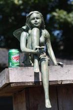 Sculpture, groot formaat huis of tuinbeeld van een fairy met