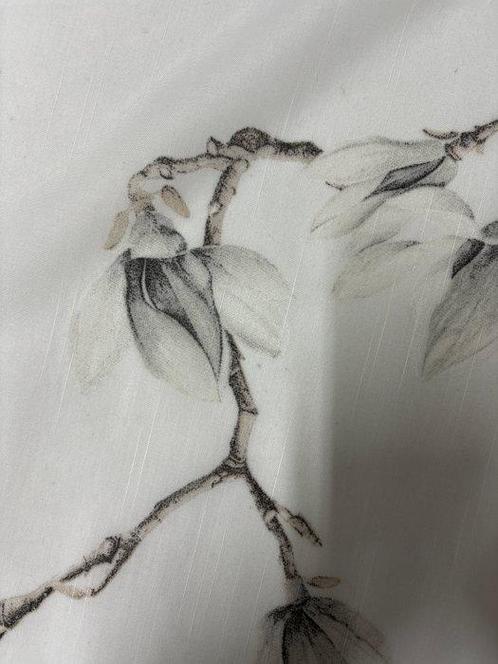 Stoffering voor gordijn exclusief ontwerp Ramage grijs, Antiek en Kunst, Antiek | Tapijten, Tafelkleden en Textiel