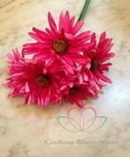 Aster gerbera foambloem doos 30st fuchsia foambloemen, Nieuw