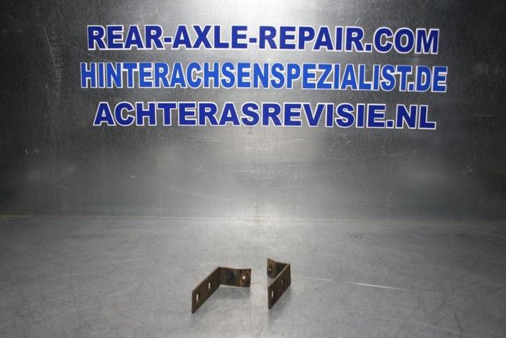 Beugels om de voorste nummerplaat vast te zetten Opel Man..., Auto-onderdelen, Carrosserie, Gebruikt, Opel, Verzenden