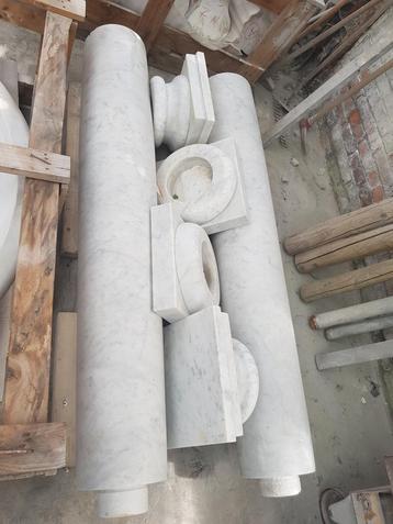 Colonne marbre Carrare liquidation stock beschikbaar voor biedingen