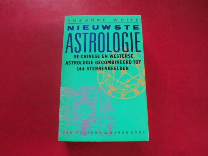 NIEUWSTE ASTROLOGIE 9789026942525 WHITE, Boeken, Esoterie en Spiritualiteit, Gelezen, Verzenden